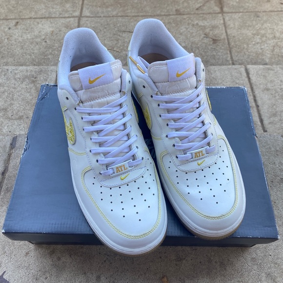 Nike Air Force 1 - Picture 2 of 8